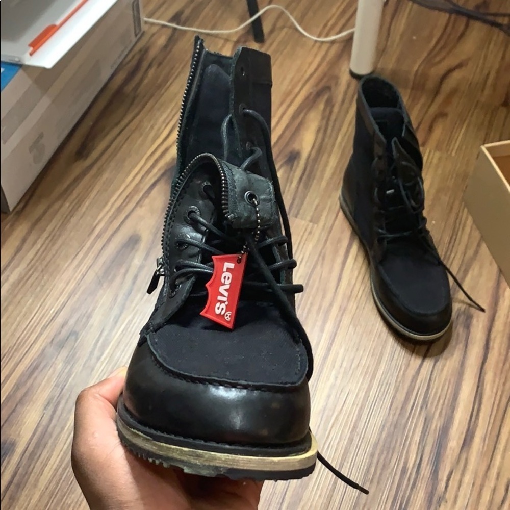 Levi’s Men Fall/Spring Boots - Picture 8 of 10